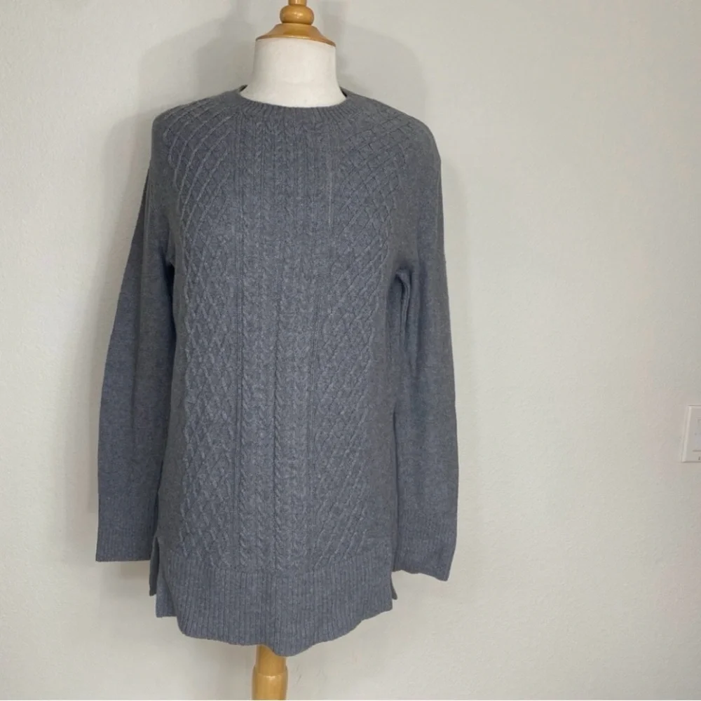 Banana Republic Women's Gray Cable Knit Crew Oversize Tunic Sweater Size Medium